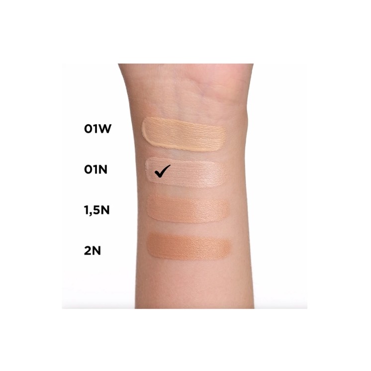 Base de teint multifonctionnelle 4 en 1 Eveline Celebrity Skin Glow Booster /01/ 30 ml